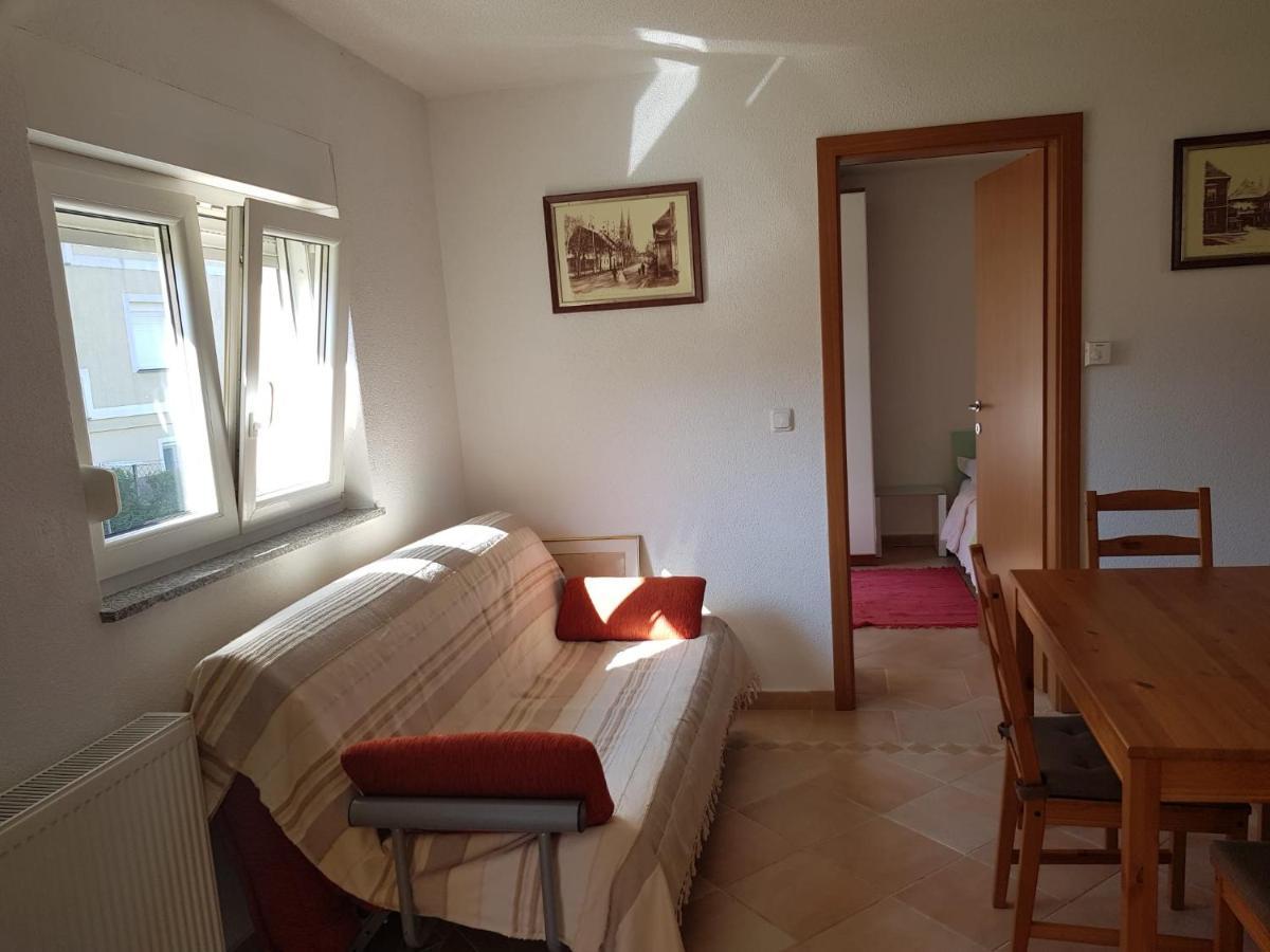 Minihaus In Zagreb Apartment Sesvete Luaran gambar